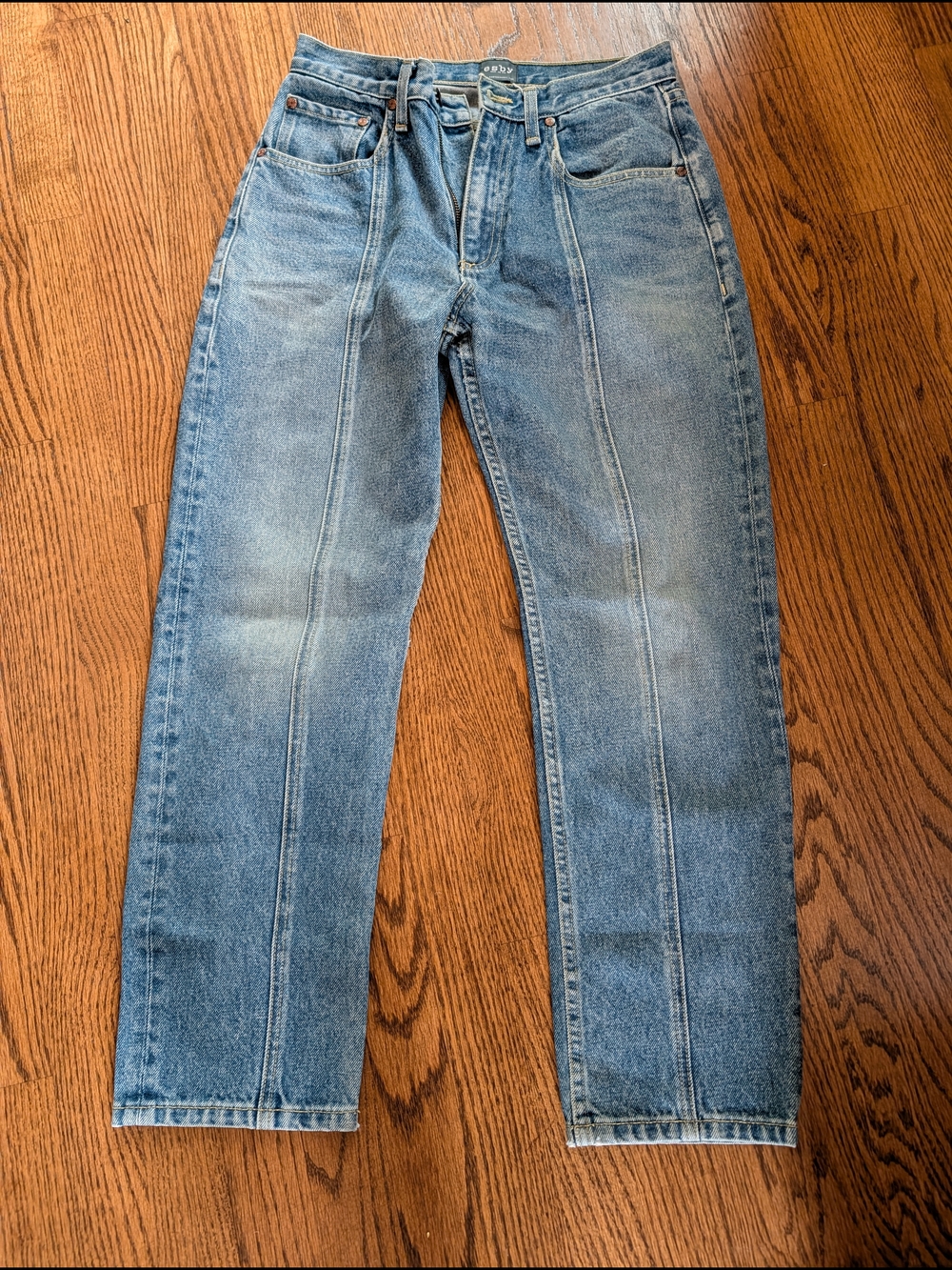 esby Straight Leg Jeans in Light Blue Wash